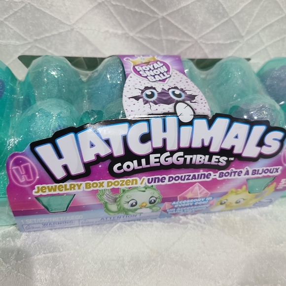 Hatchimals Colleggtibles Royal Snowball Jewelry Box Dozen - NEW! - Picture 3 of 12